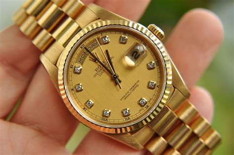 giá đồng hồ nam rolex.